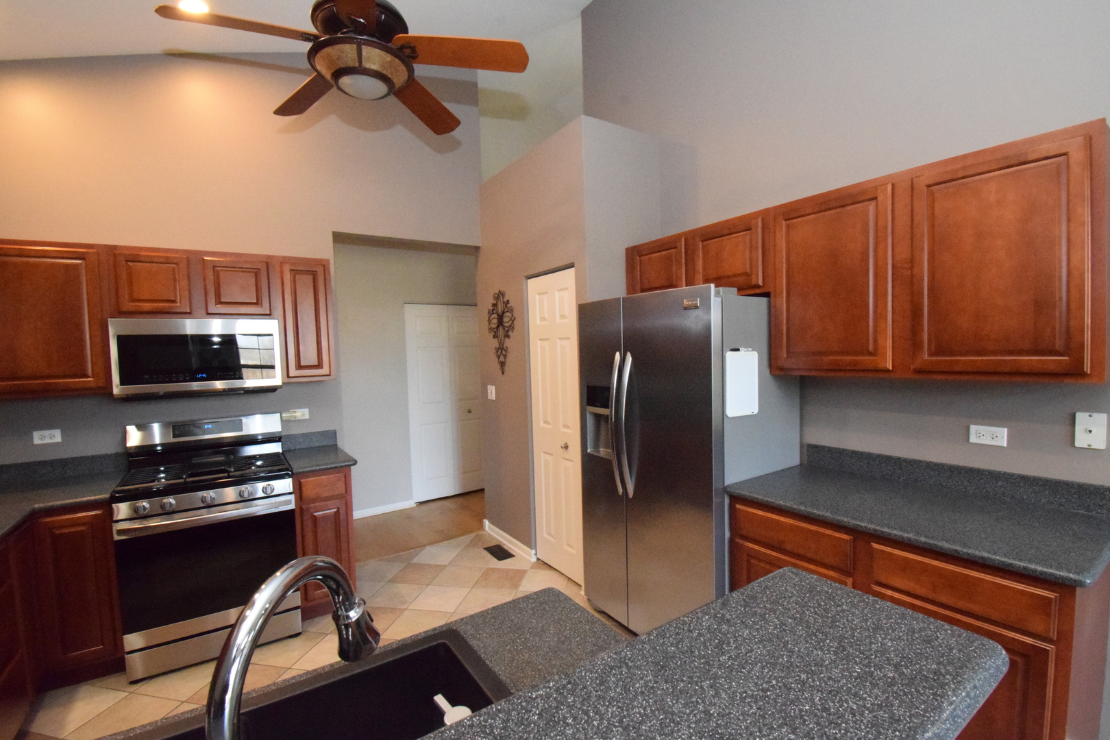 600 Countryfield Lane, Elgin, IL 60120