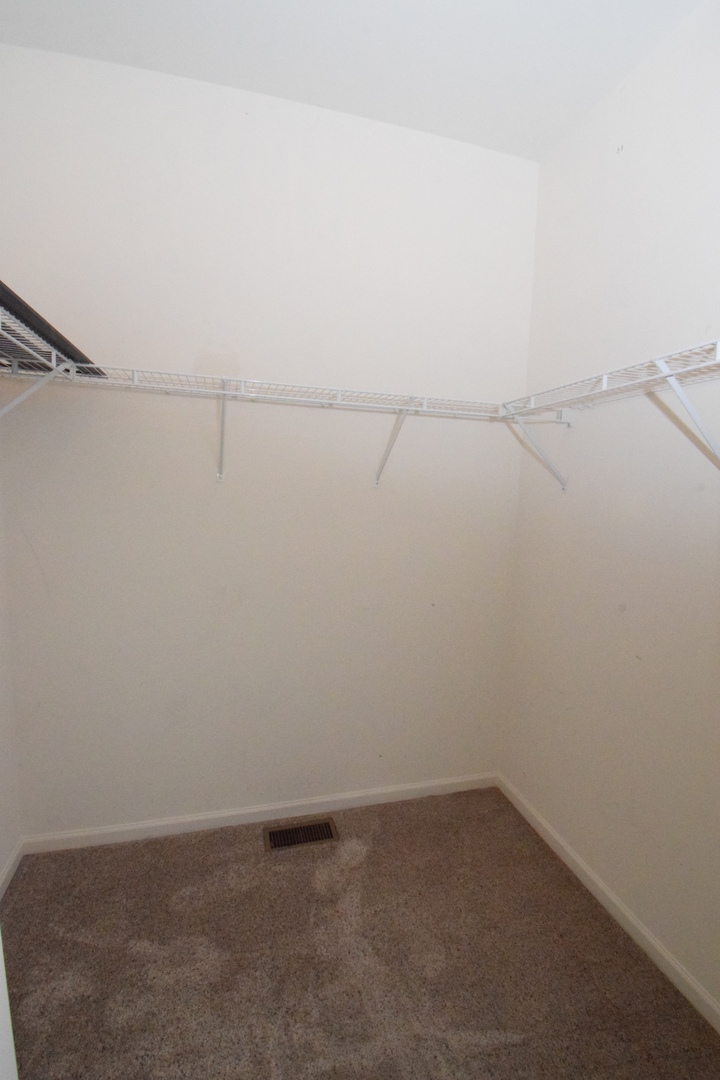 600 Countryfield Lane, Elgin, IL 60120