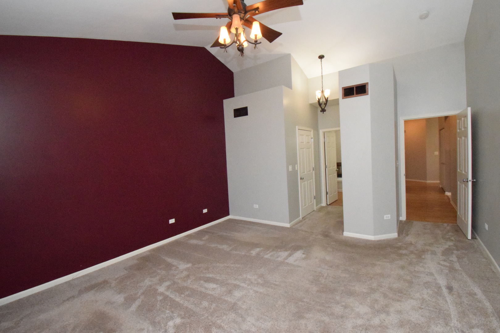 600 Countryfield Lane, Elgin, IL 60120