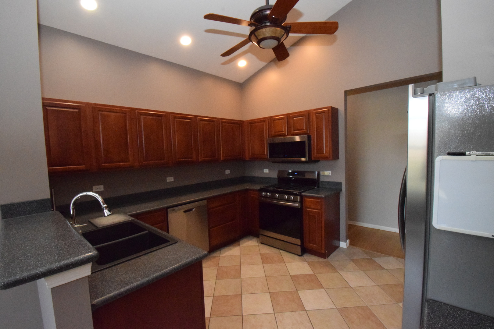 600 Countryfield Lane, Elgin, IL 60120