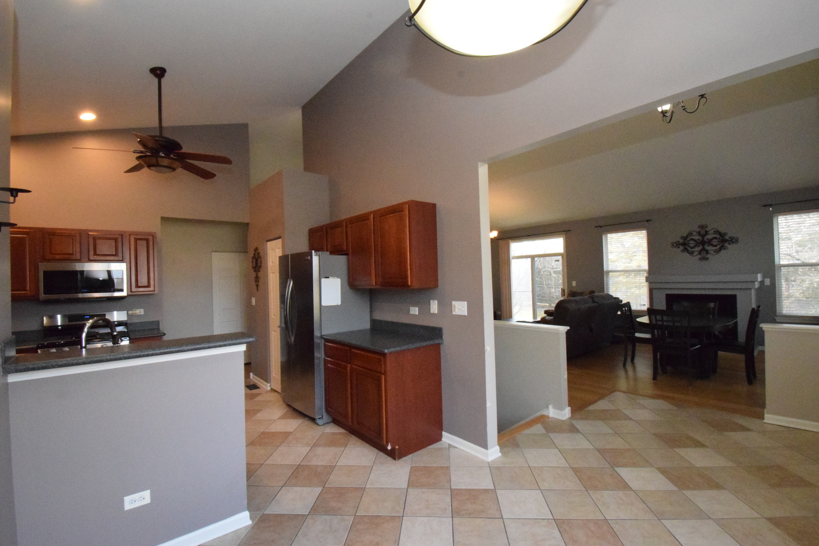 600 Countryfield Lane, Elgin, IL 60120