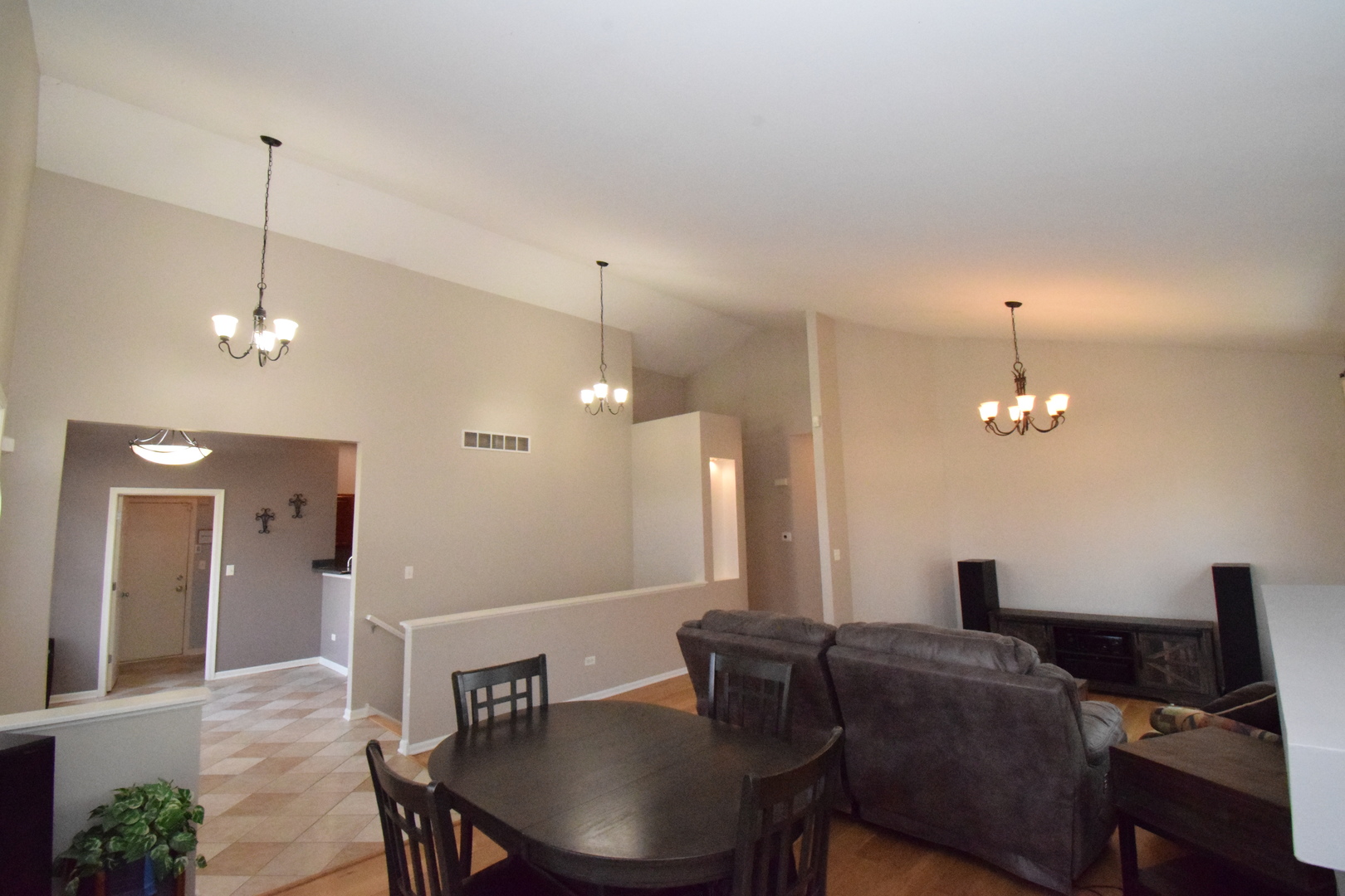 600 Countryfield Lane, Elgin, IL 60120