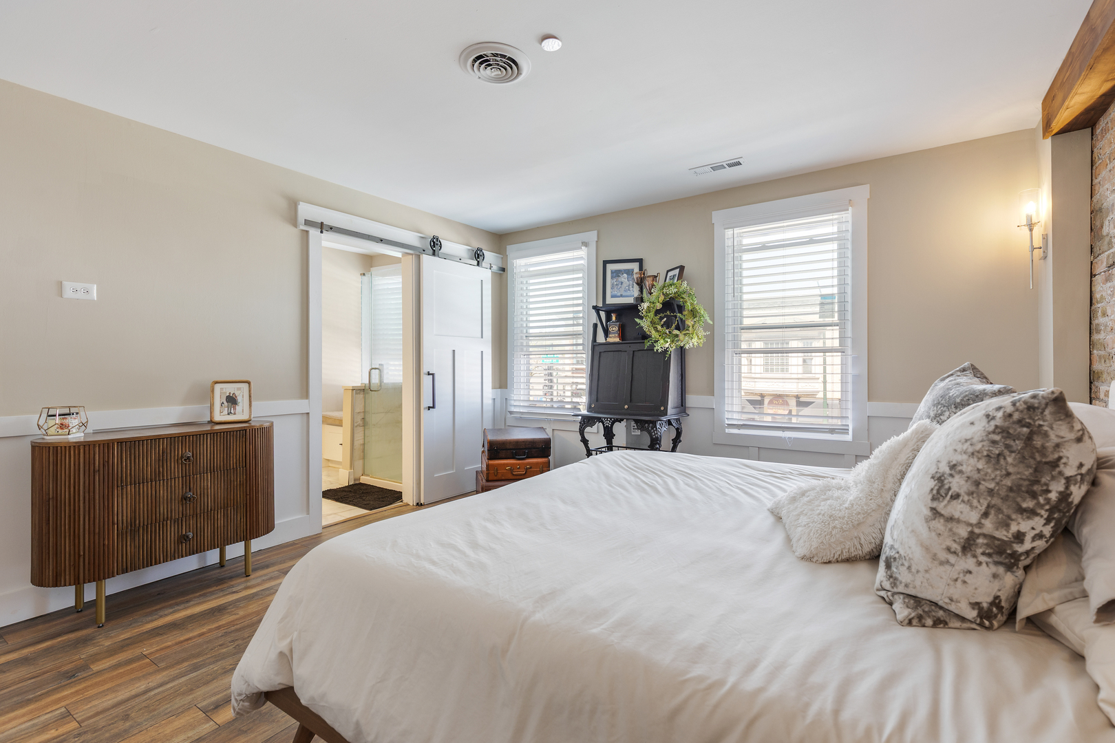 219 W Main Street, St. Charles, IL 60174