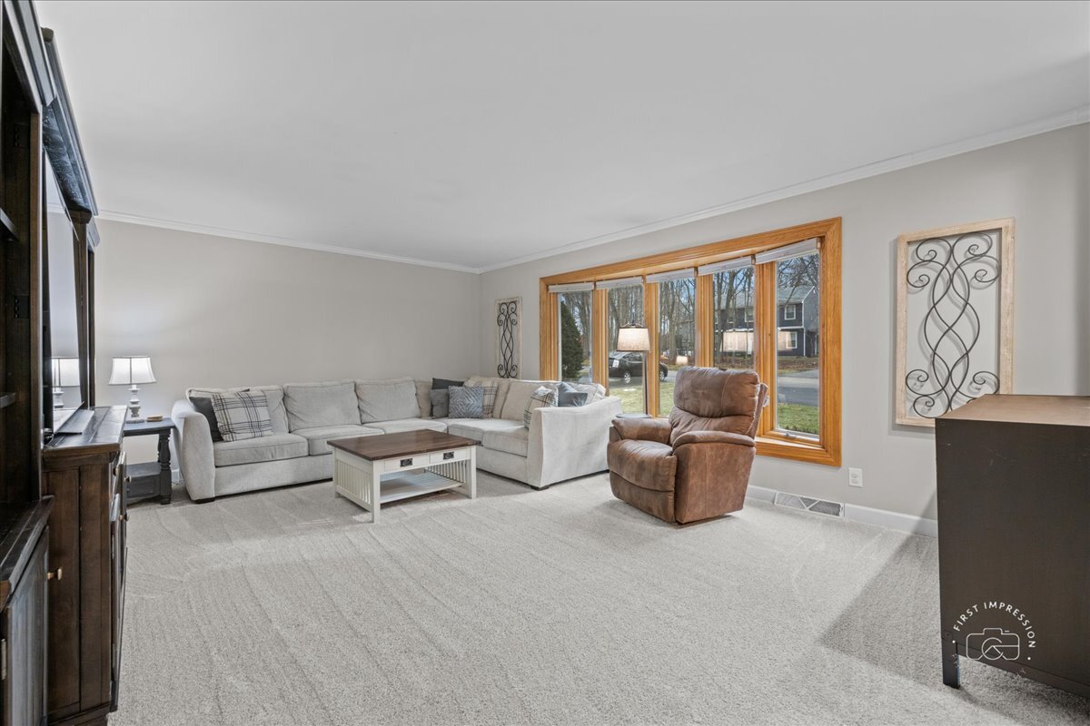 2S924 Shagbark Drive, Batavia, IL 60510