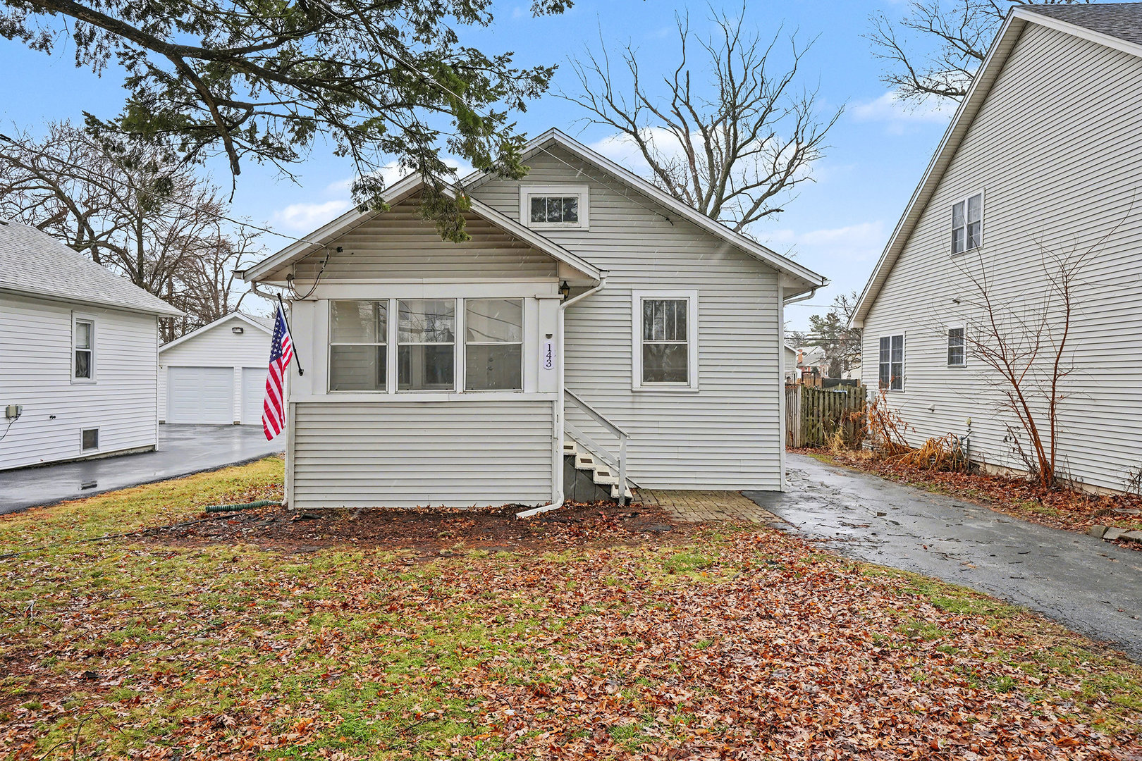 143 E Division Street, Villa Park, IL 60181