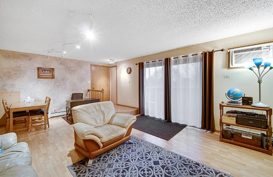 4 Echo Court #9, Vernon Hills, IL 60061