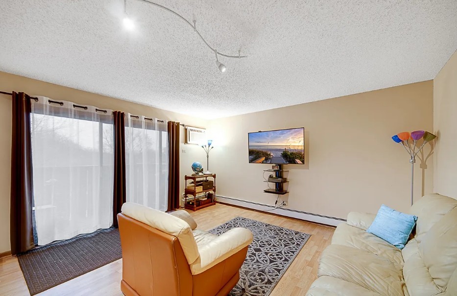 4 Echo Court #9, Vernon Hills, IL 60061