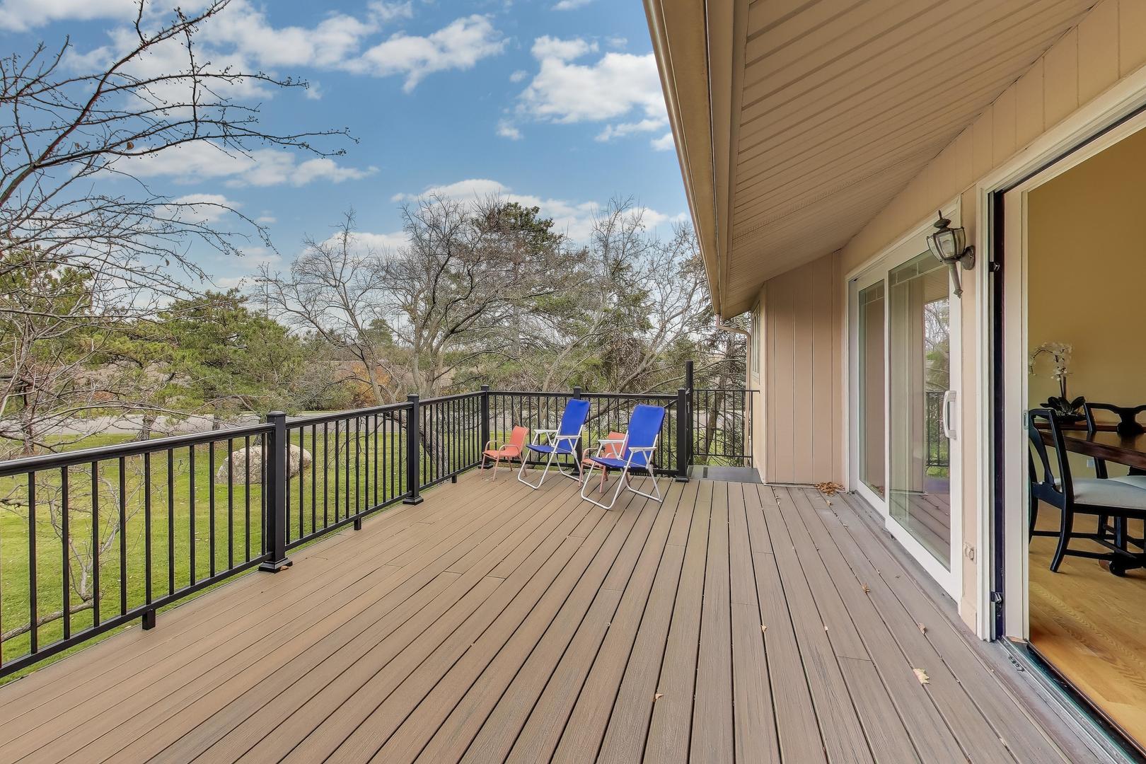 211 Briarwood Pass, Oak Brook, IL 60523