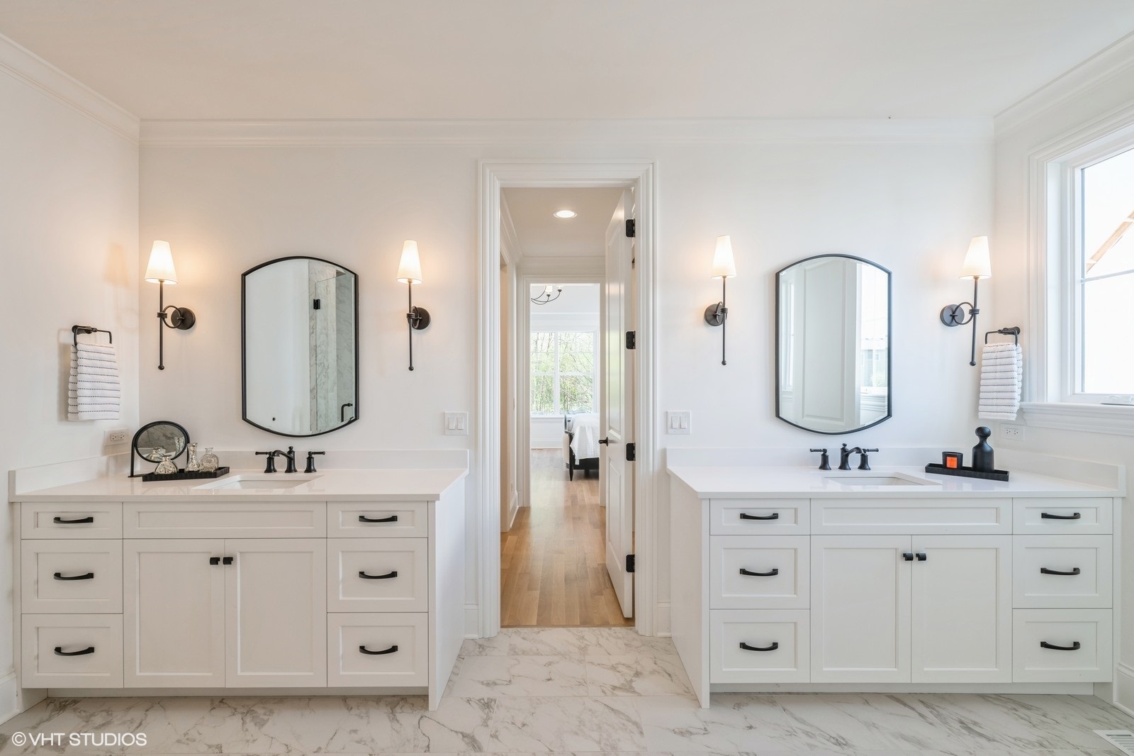 Willowbrook, IL 60527