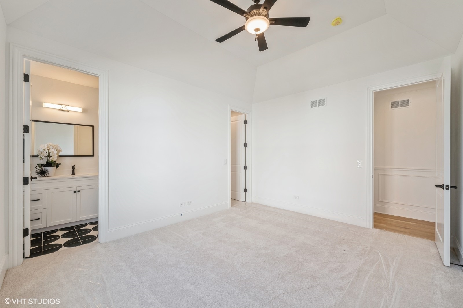 Willowbrook, IL 60527