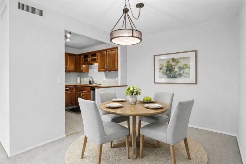 850 Wellington Avenue #311, Elk Grove Village, IL 60007