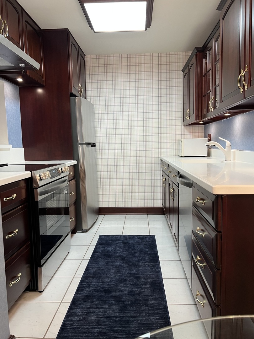 500 Thames Parkway #1F, Park Ridge, IL 60068