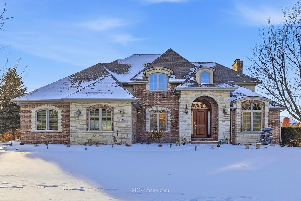 12504 Thornberry Drive, Lemont, IL 60439