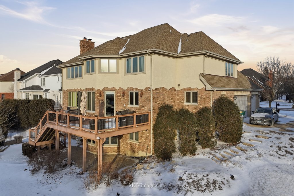 12504 Thornberry Drive, Lemont, IL 60439