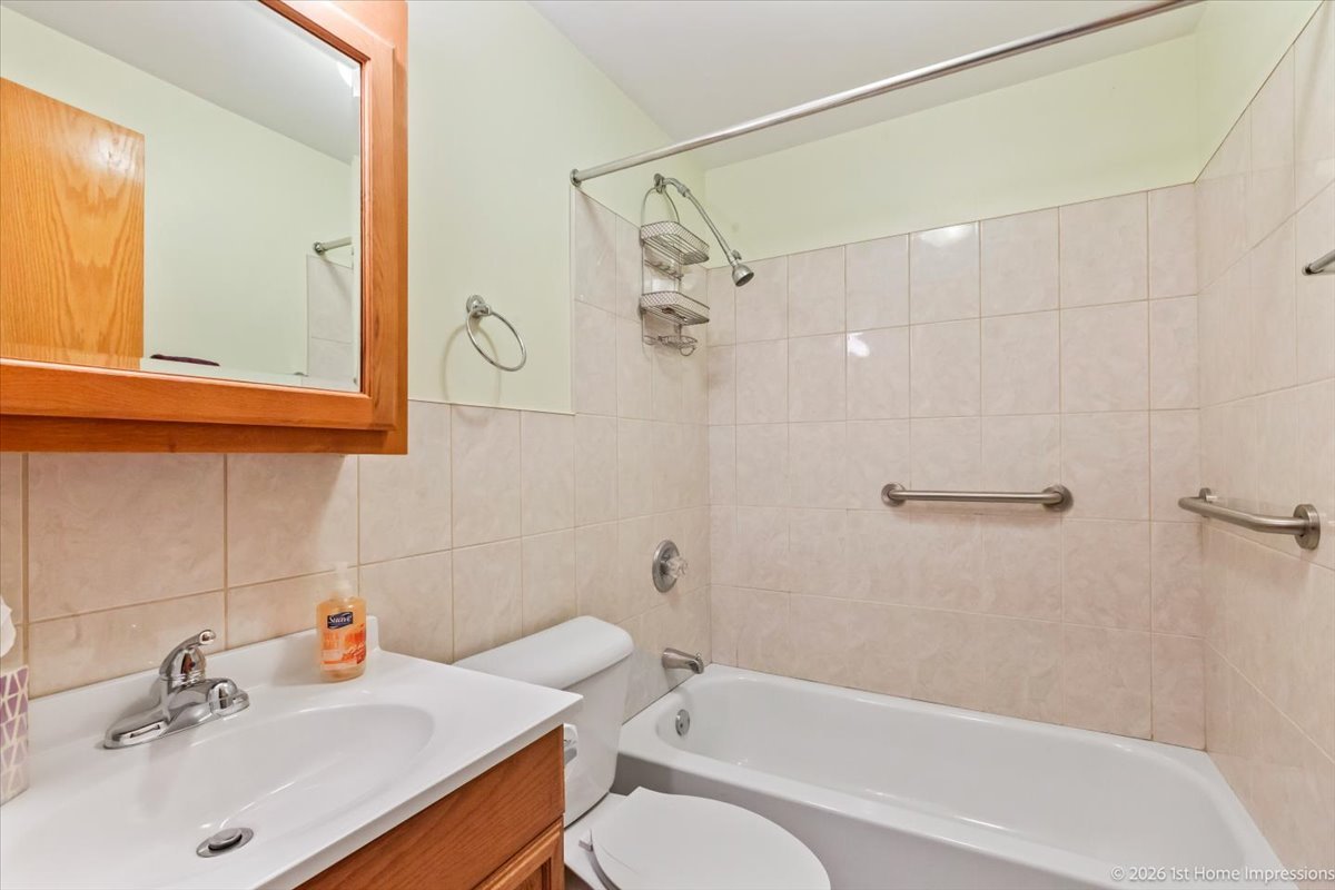 8305 S 85th Court, Hickory Hills, IL 60457