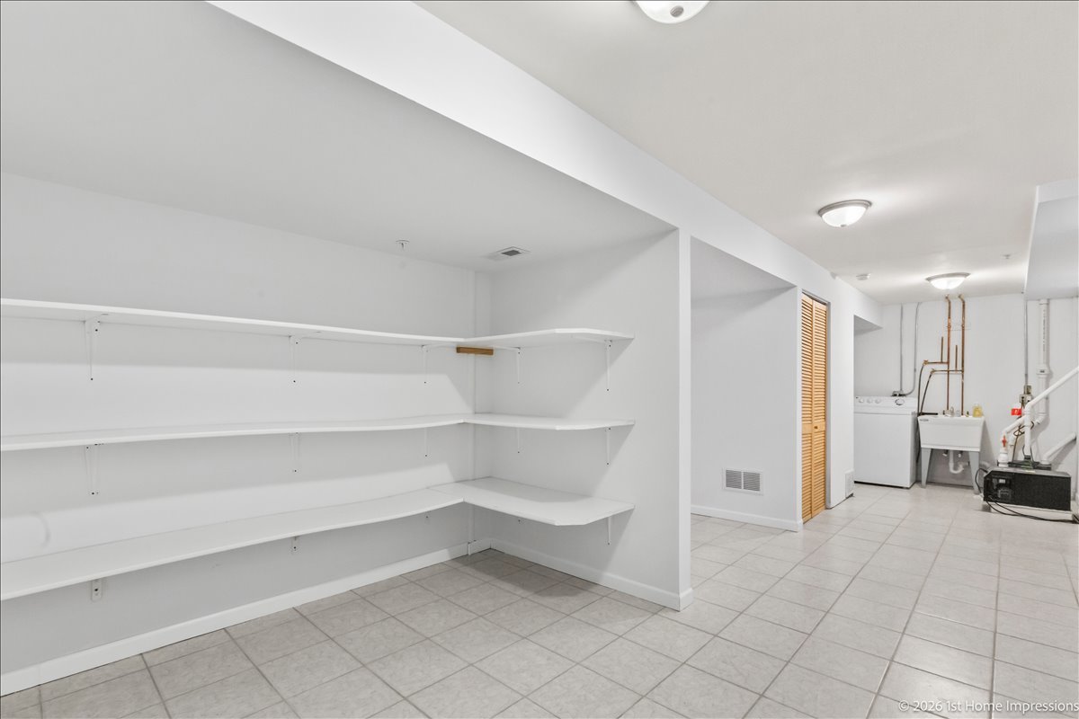 8305 S 85th Court, Hickory Hills, IL 60457