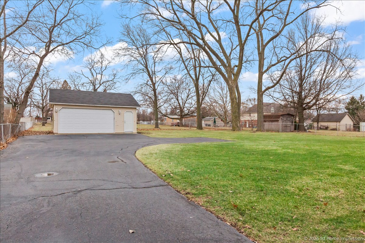 8305 S 85th Court, Hickory Hills, IL 60457