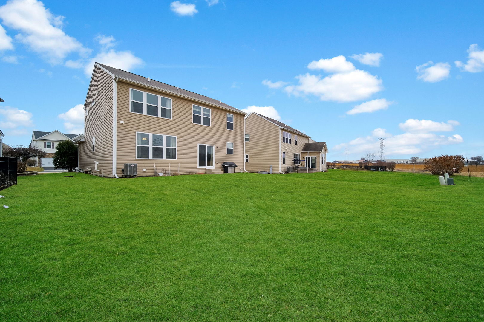 4255 FRASER Circle, Naperville, IL 60564