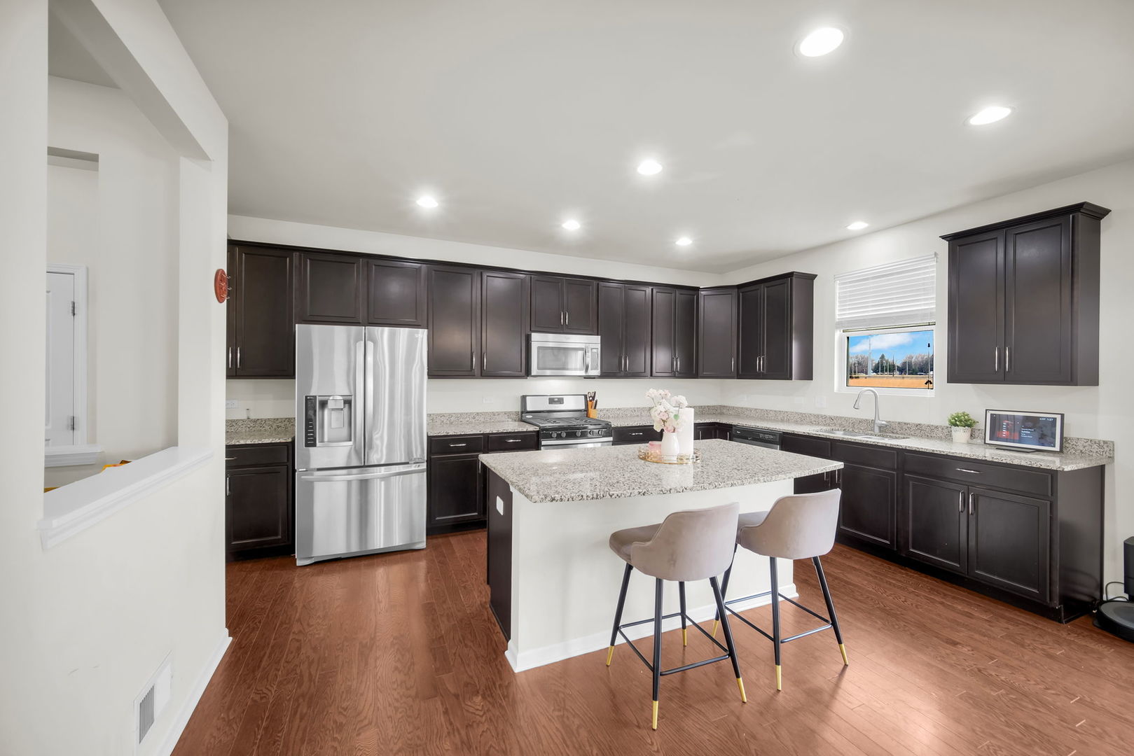 4255 FRASER Circle, Naperville, IL 60564