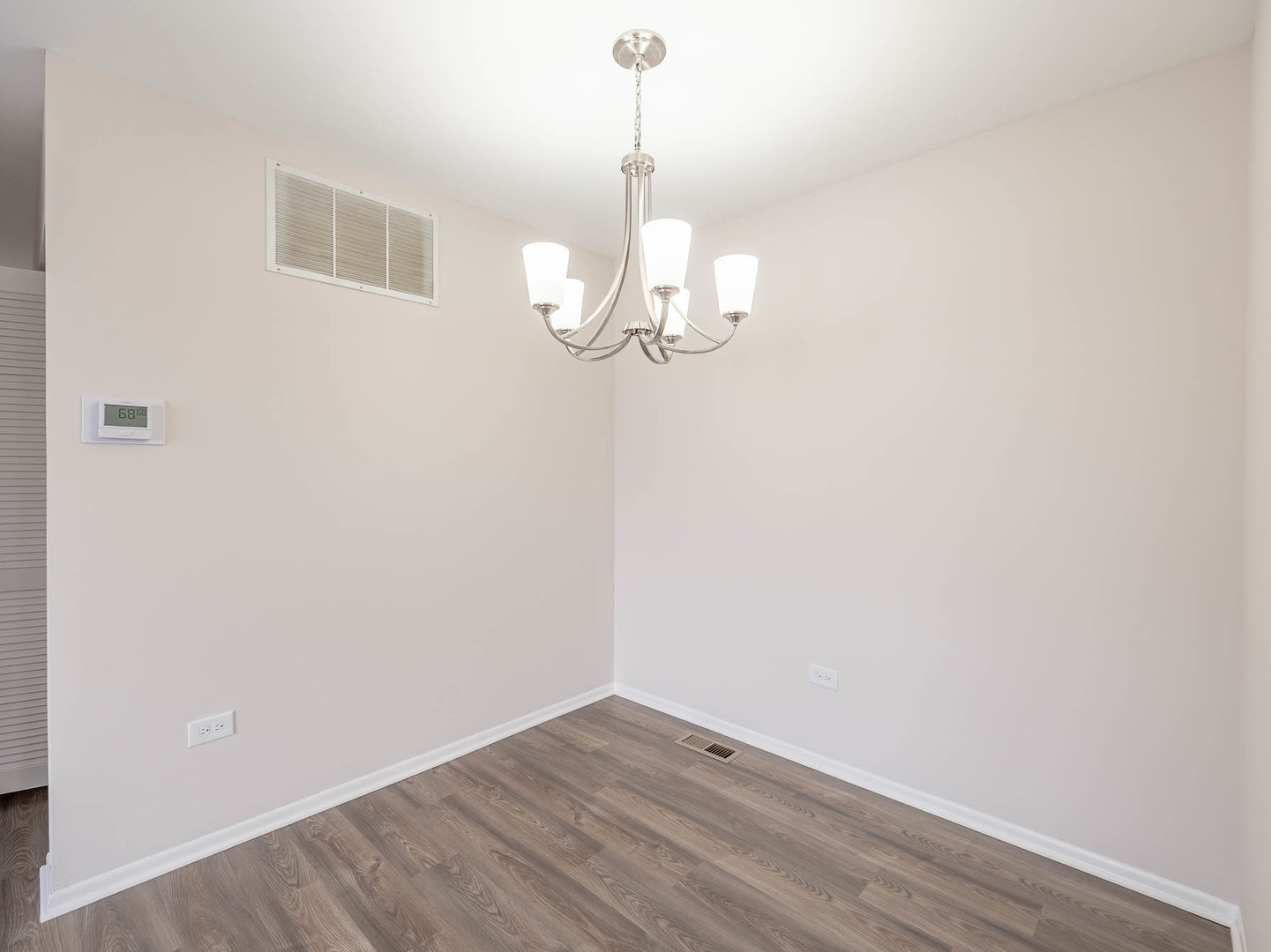 1100 Boston Harbor #1100, Schaumburg, IL 60193