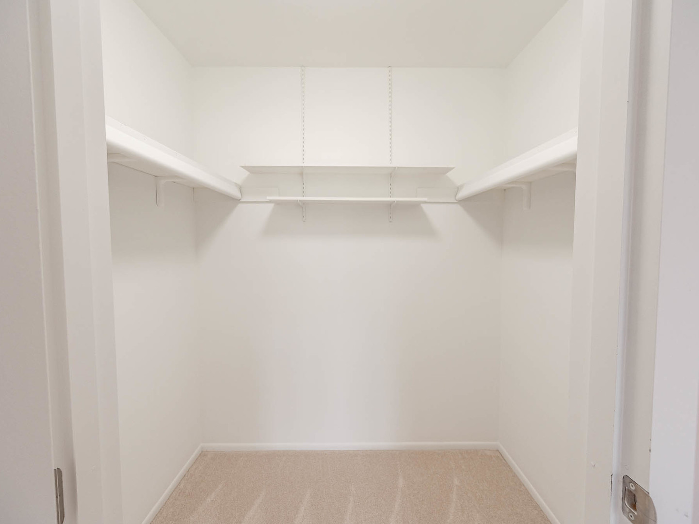 1100 Boston Harbor #1100, Schaumburg, IL 60193