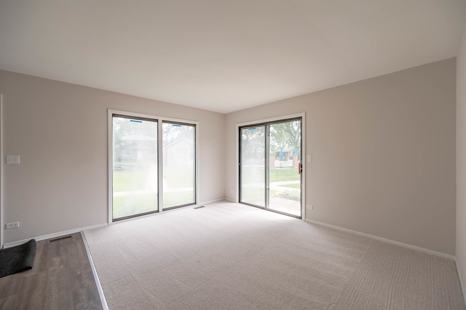 2S739 Winchester Circle #1, Warrenville, IL 60555