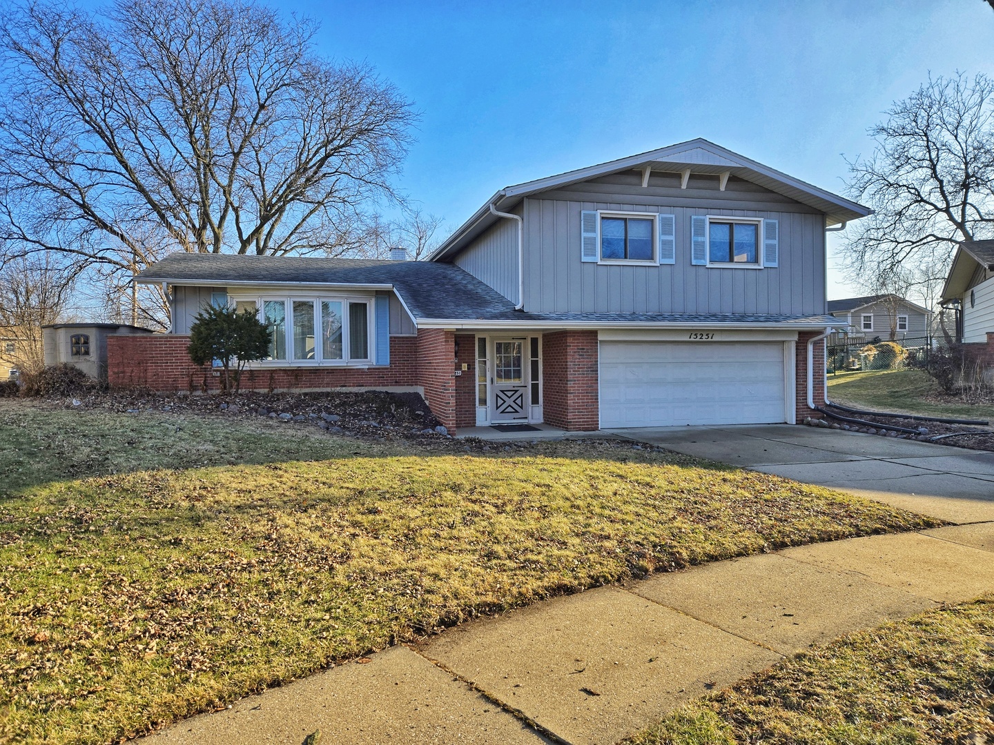 15251 Colina Avenue, Oak Forest, IL 60452