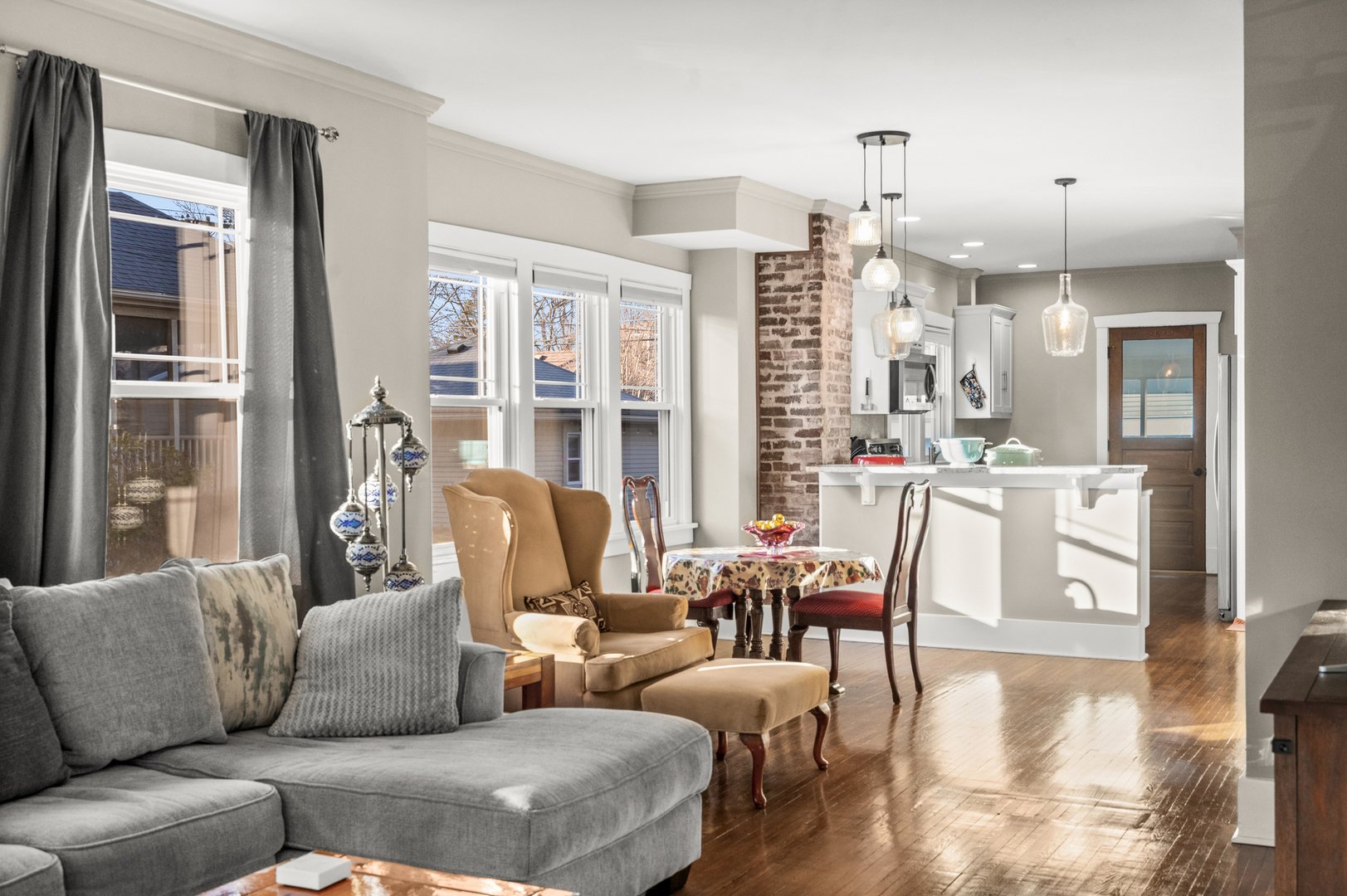 1906 E Taylor Street, Bloomington, IL 61701