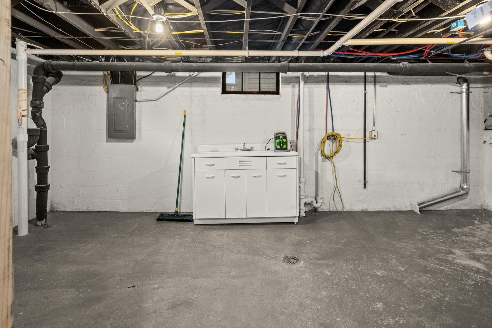 1906 E Taylor Street, Bloomington, IL 61701