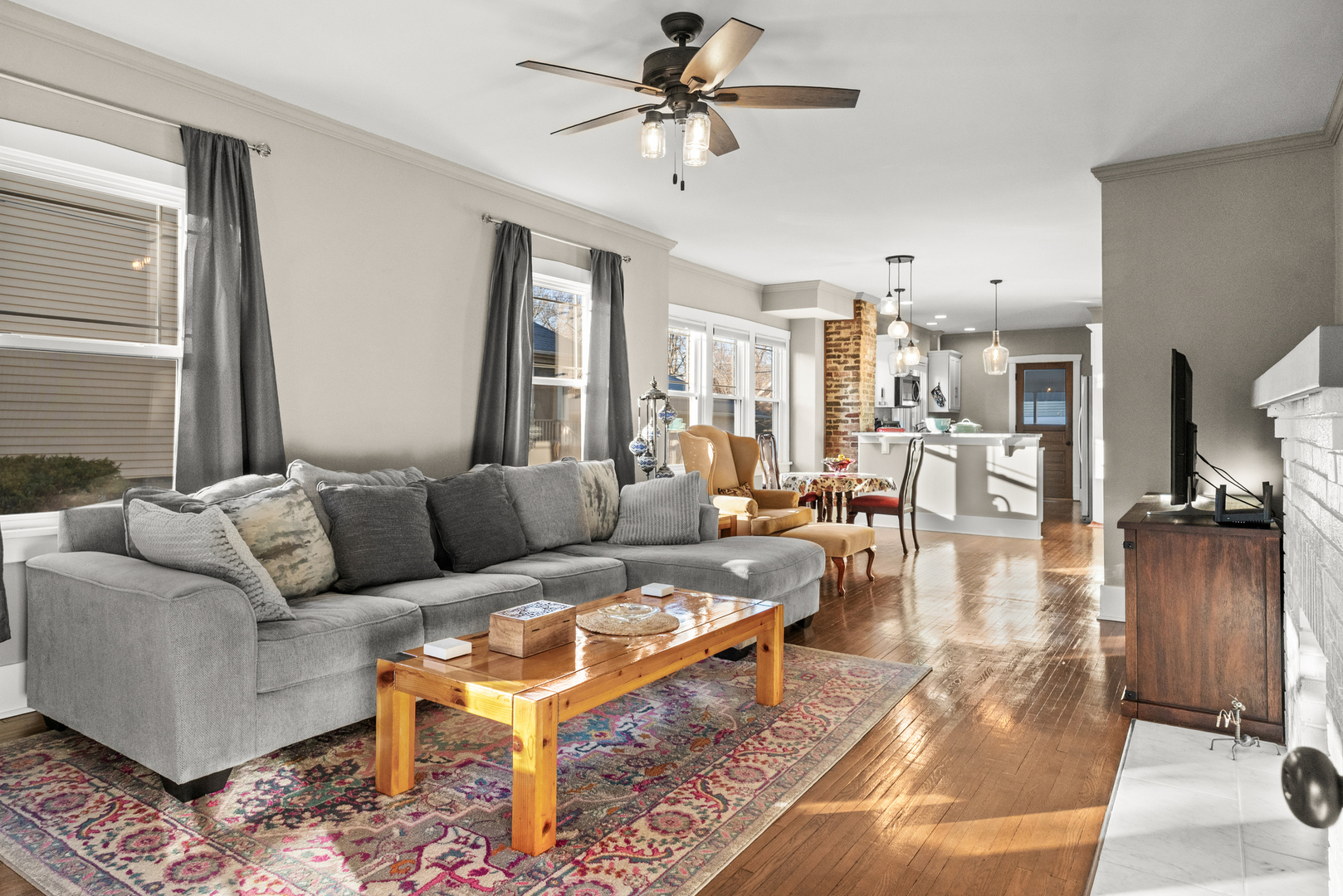 1906 E Taylor Street, Bloomington, IL 61701