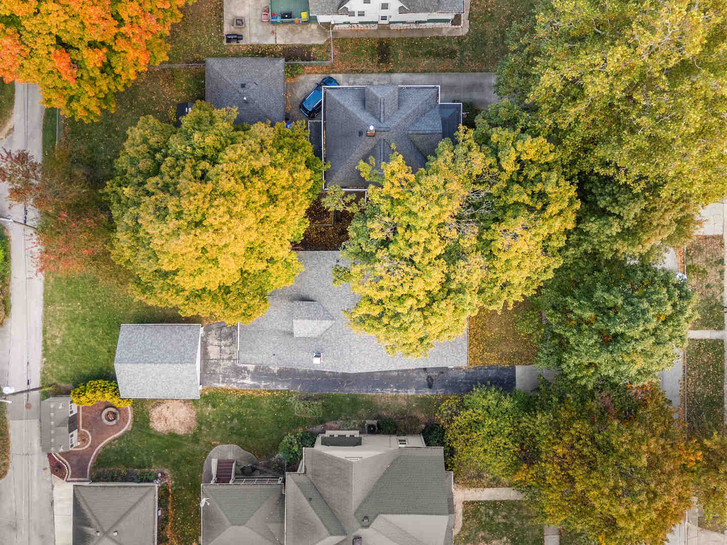 1906 E Taylor Street, Bloomington, IL 61701