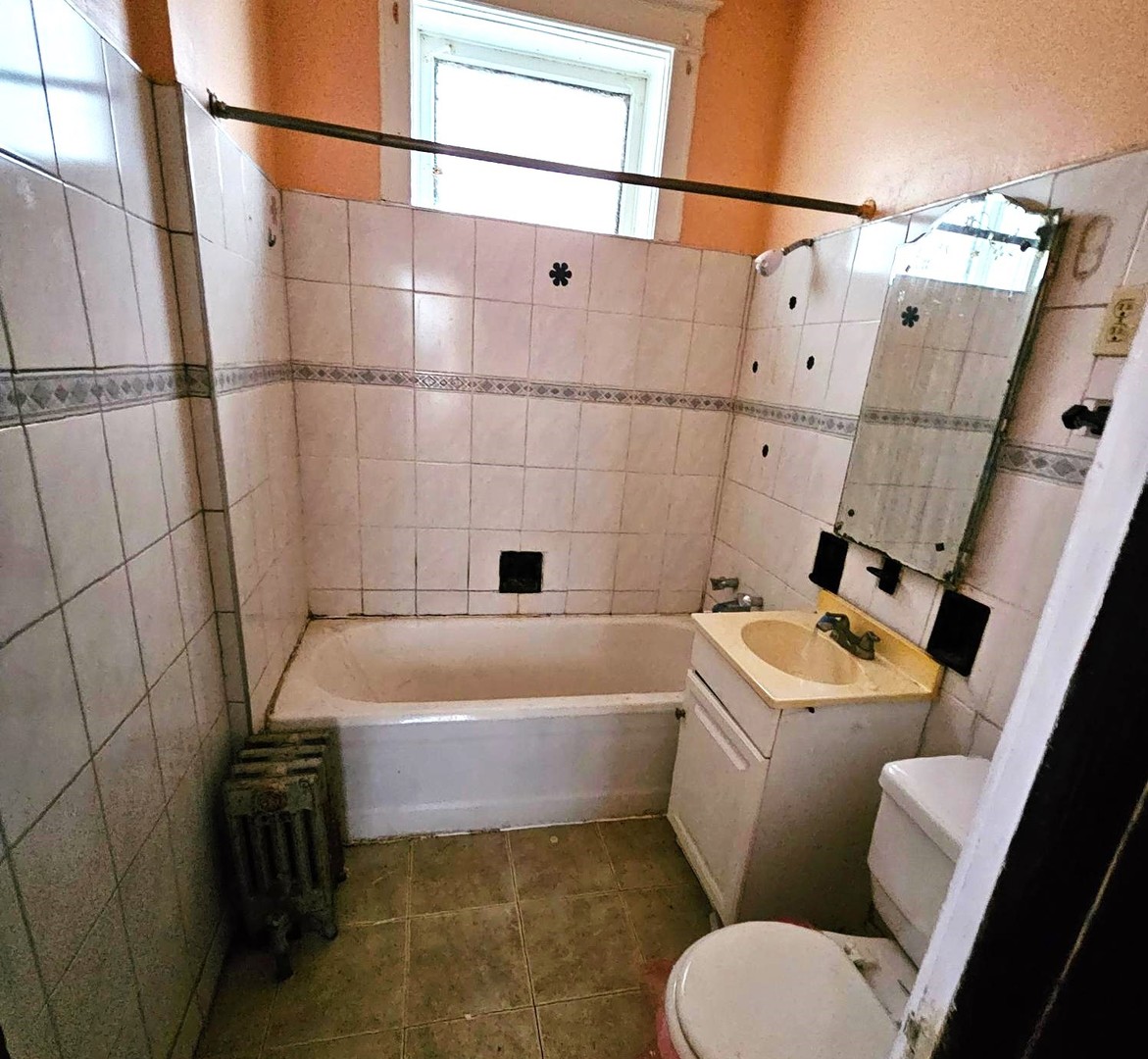 6936 S Dorchester Avenue, Chicago, IL 60637