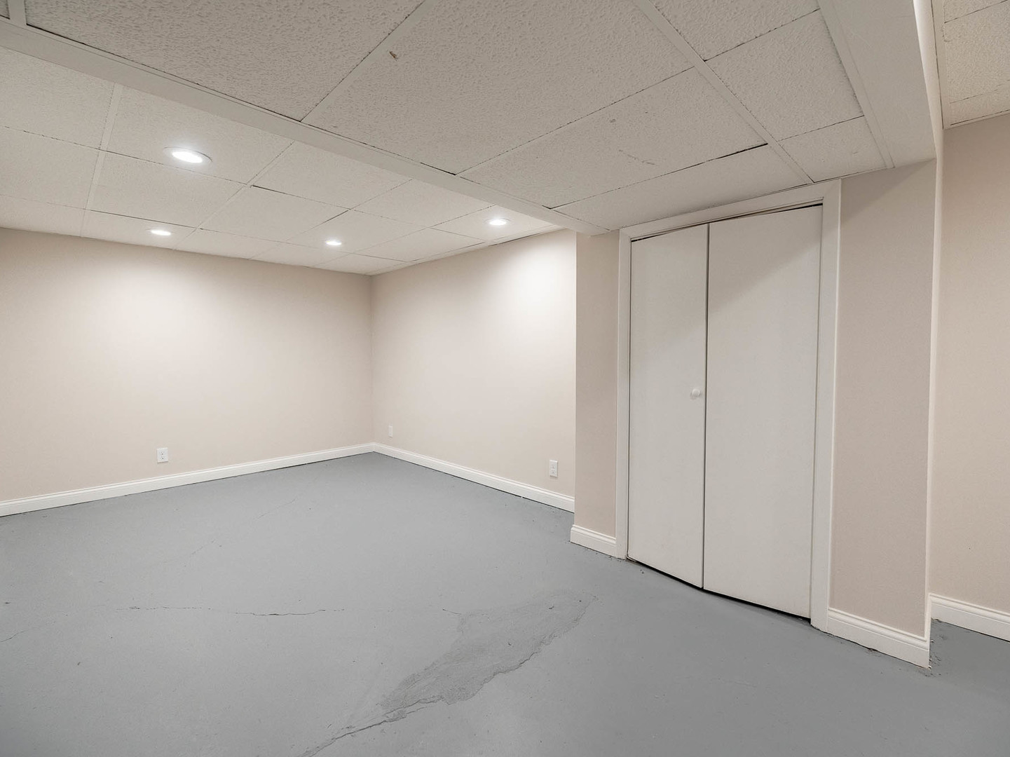 7920 S Mozart Street, Chicago, IL 60652