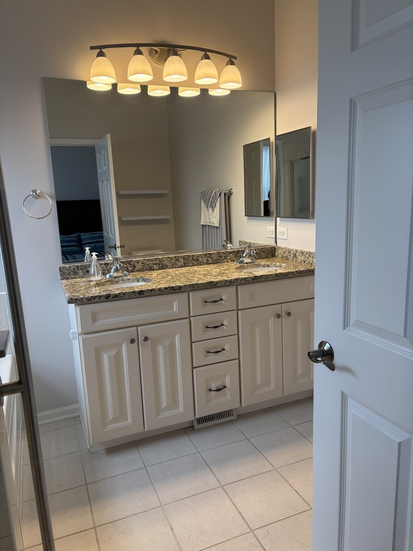 21406 Mays Lake Drive, Crest Hill, IL 60403