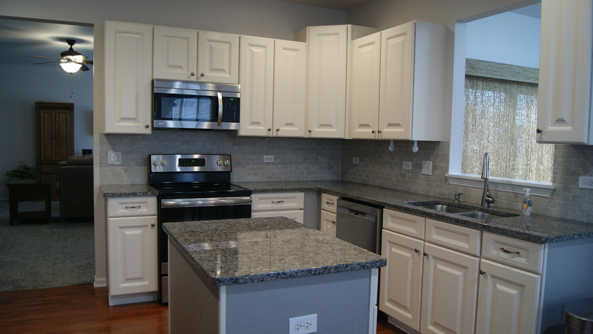 21406 Mays Lake Drive, Crest Hill, IL 60403