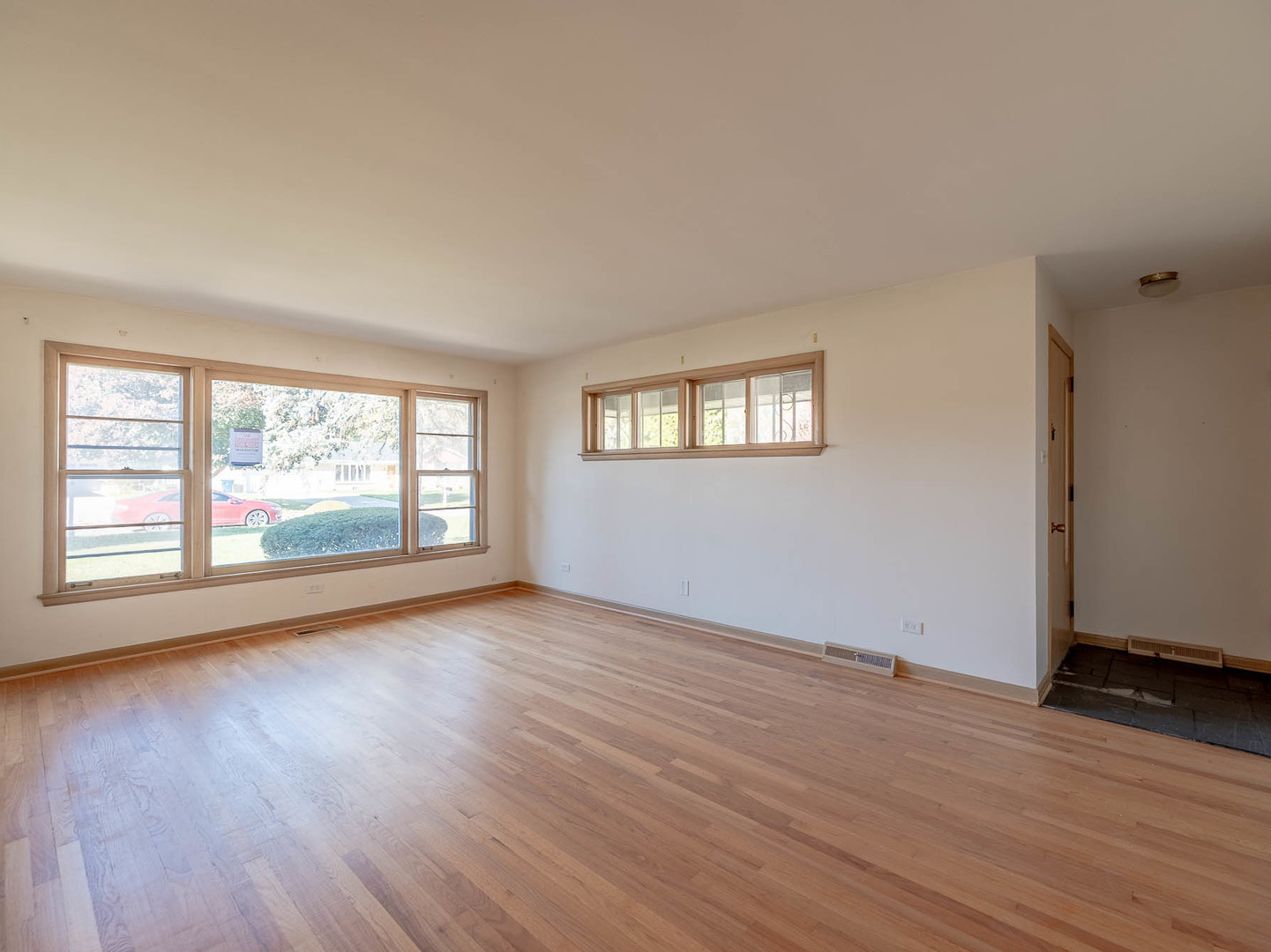 12443 S McVickers Avenue, Palos Heights, IL 60463