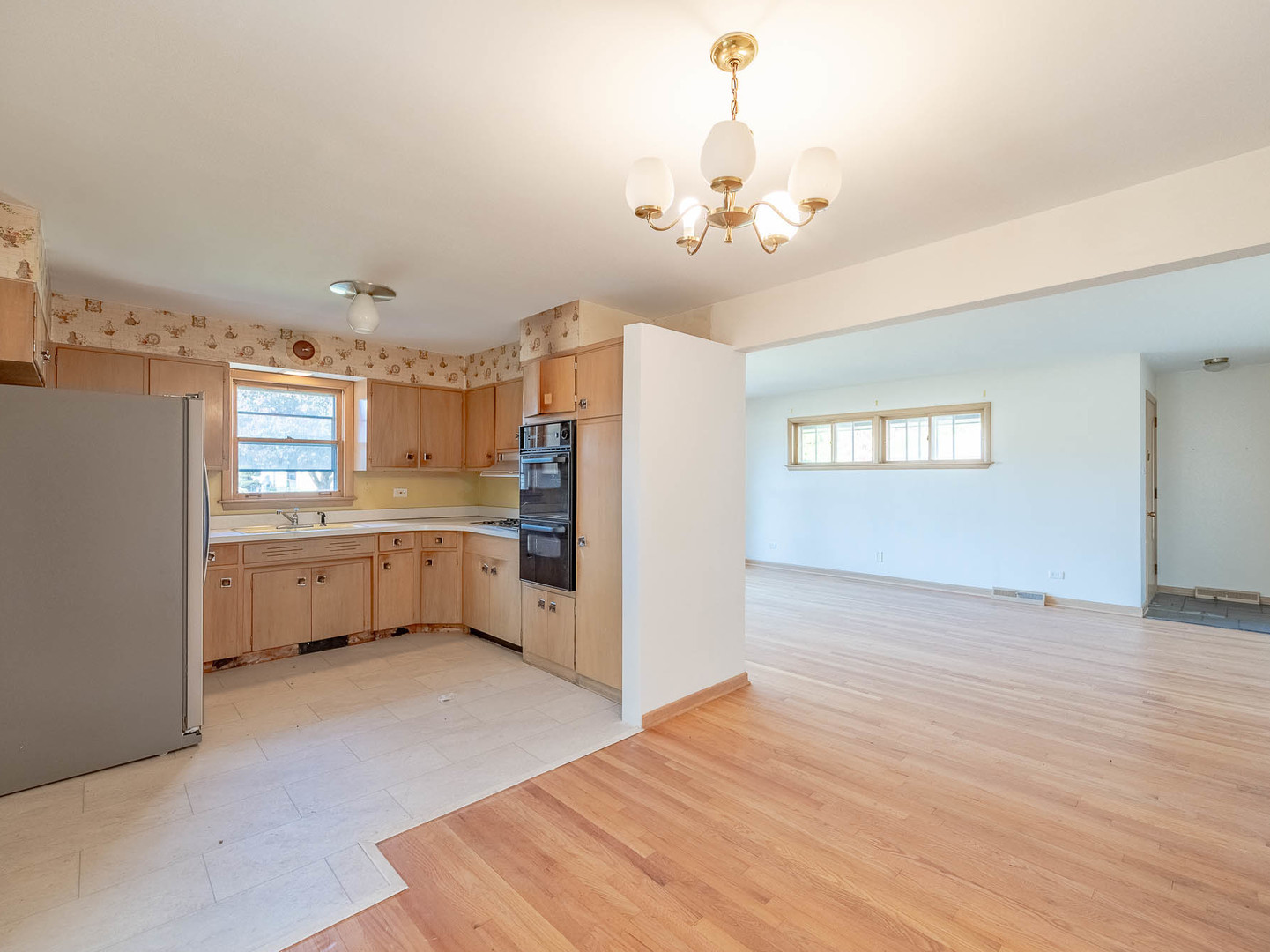 12443 S McVickers Avenue, Palos Heights, IL 60463