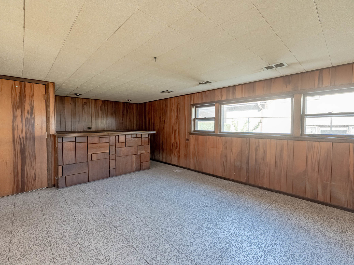 12443 S McVickers Avenue, Palos Heights, IL 60463