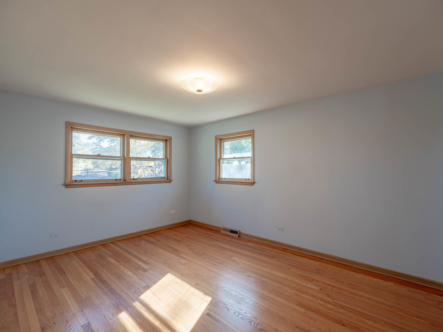 12443 S McVickers Avenue, Palos Heights, IL 60463