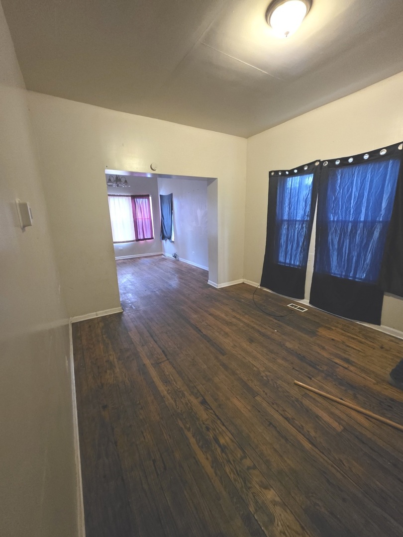 7042 S Vernon Avenue, Chicago, IL 60637