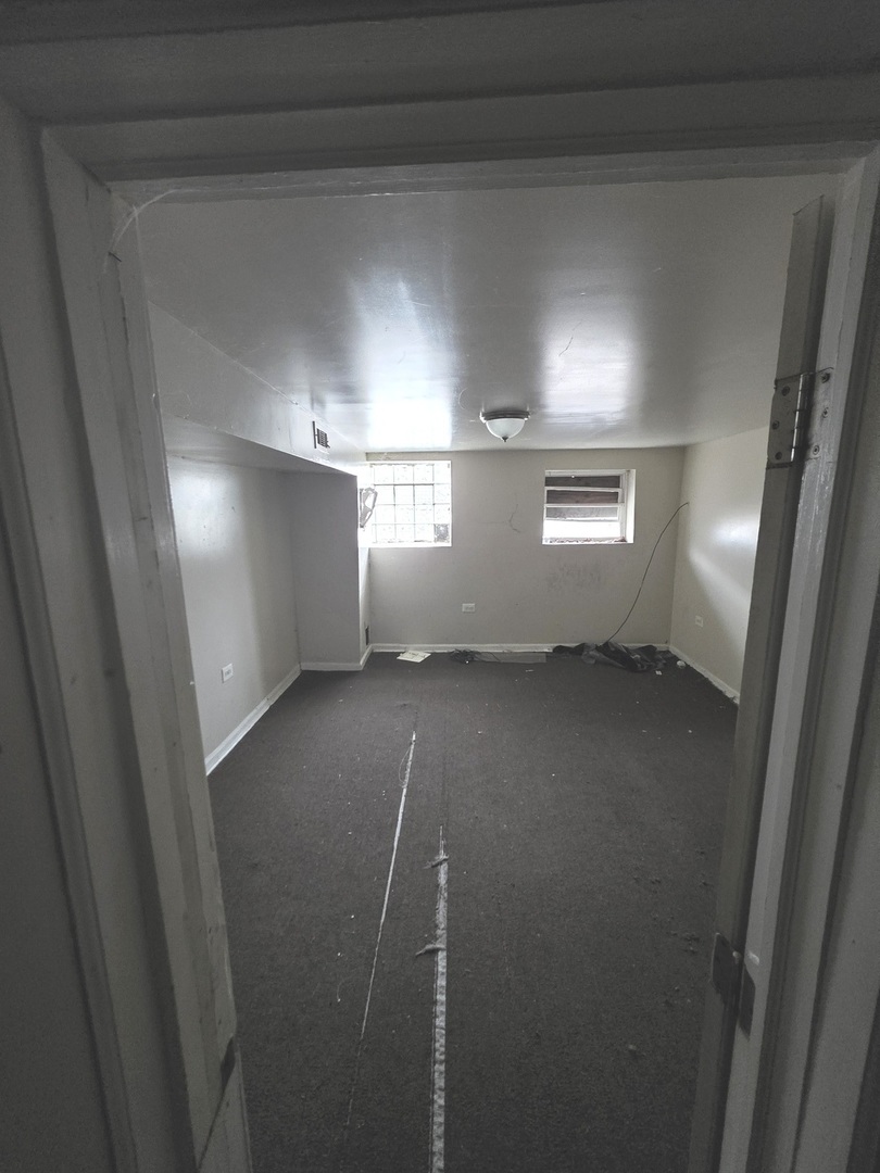 7042 S Vernon Avenue, Chicago, IL 60637