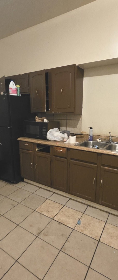 7042 S Vernon Avenue, Chicago, IL 60637