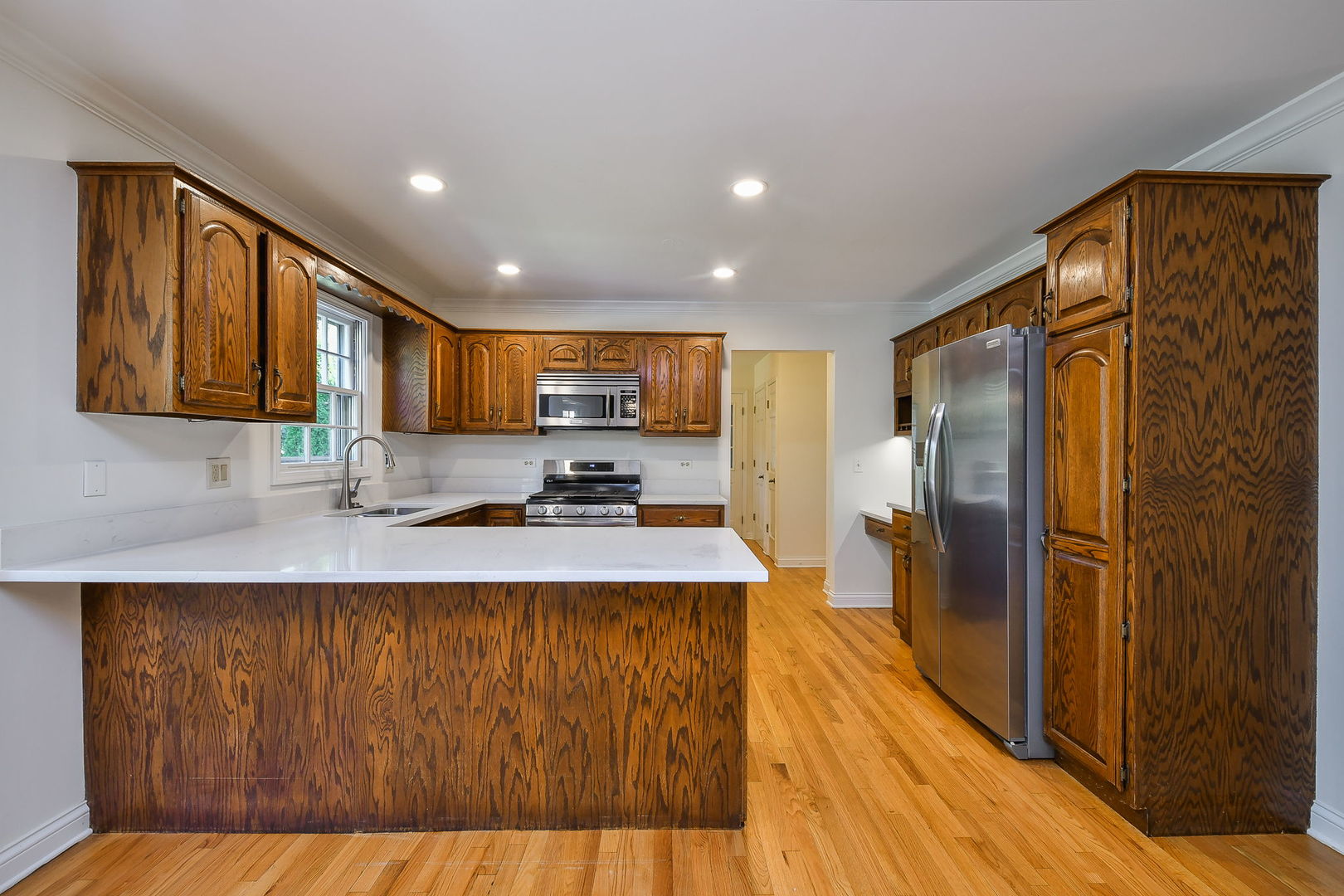 825 Biltmore Court, Naperville, IL 60563