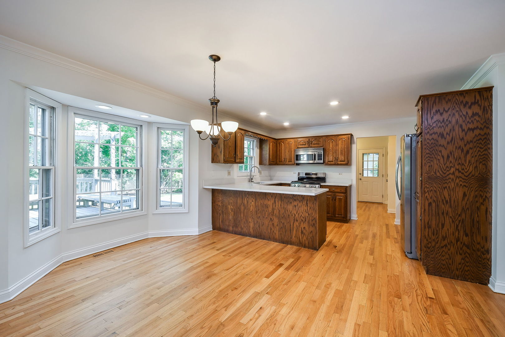 825 Biltmore Court, Naperville, IL 60563