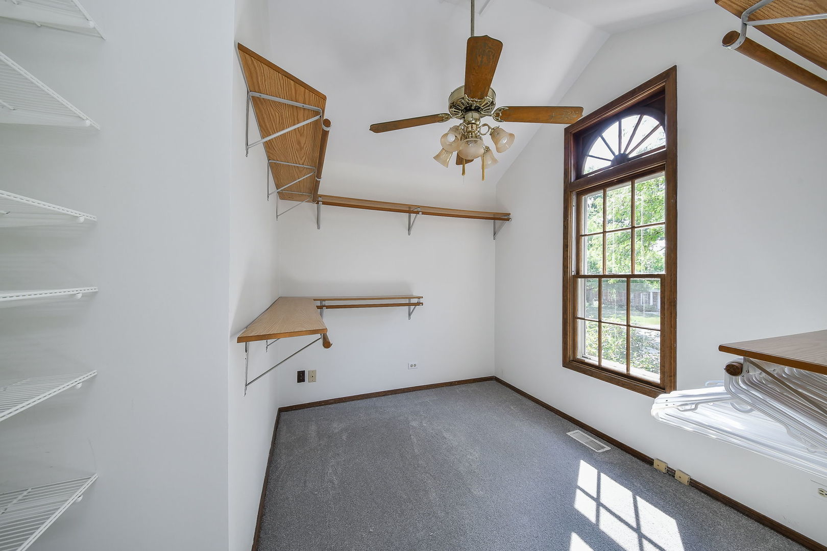 825 Biltmore Court, Naperville, IL 60563