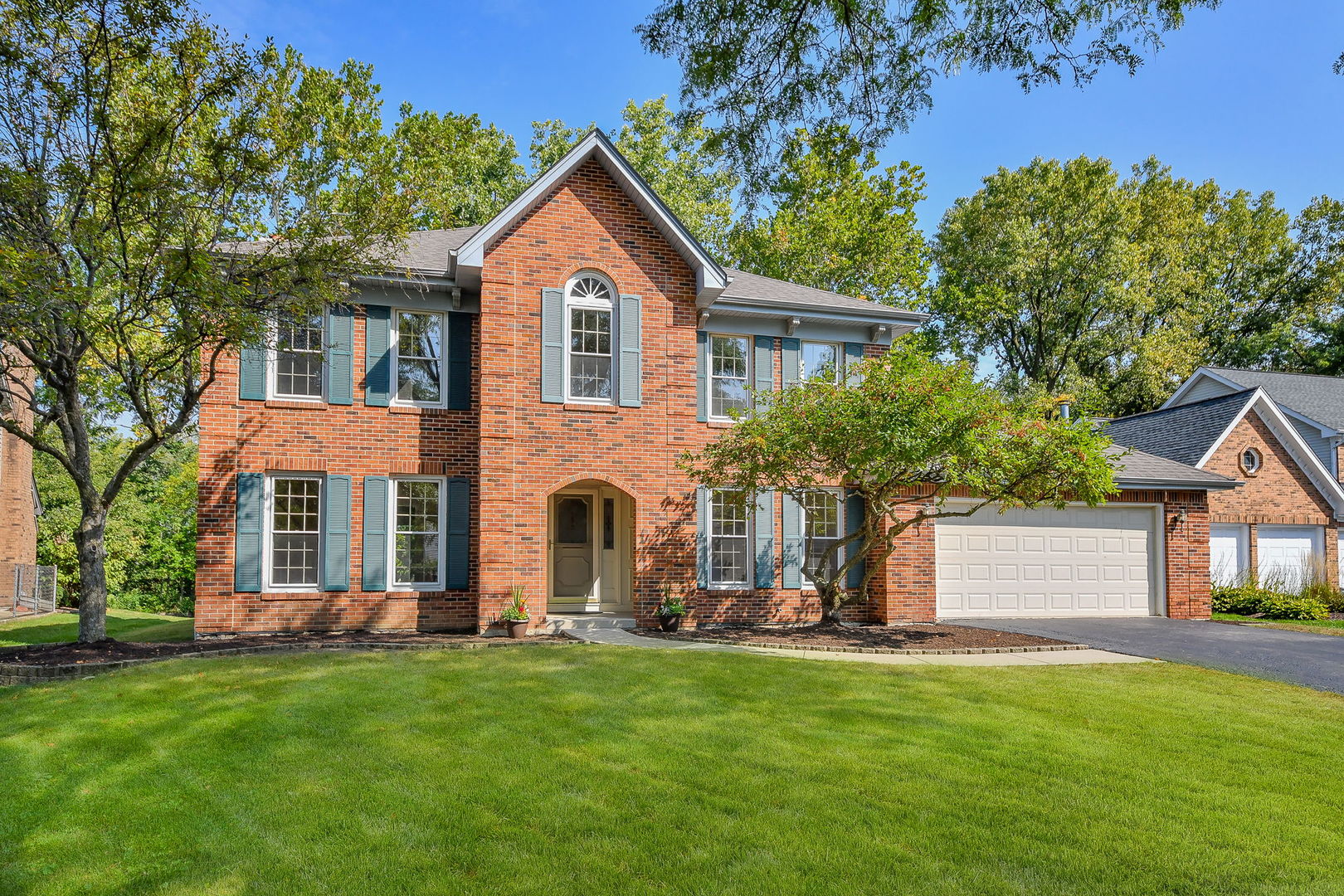 825 Biltmore Court, Naperville, IL 60563