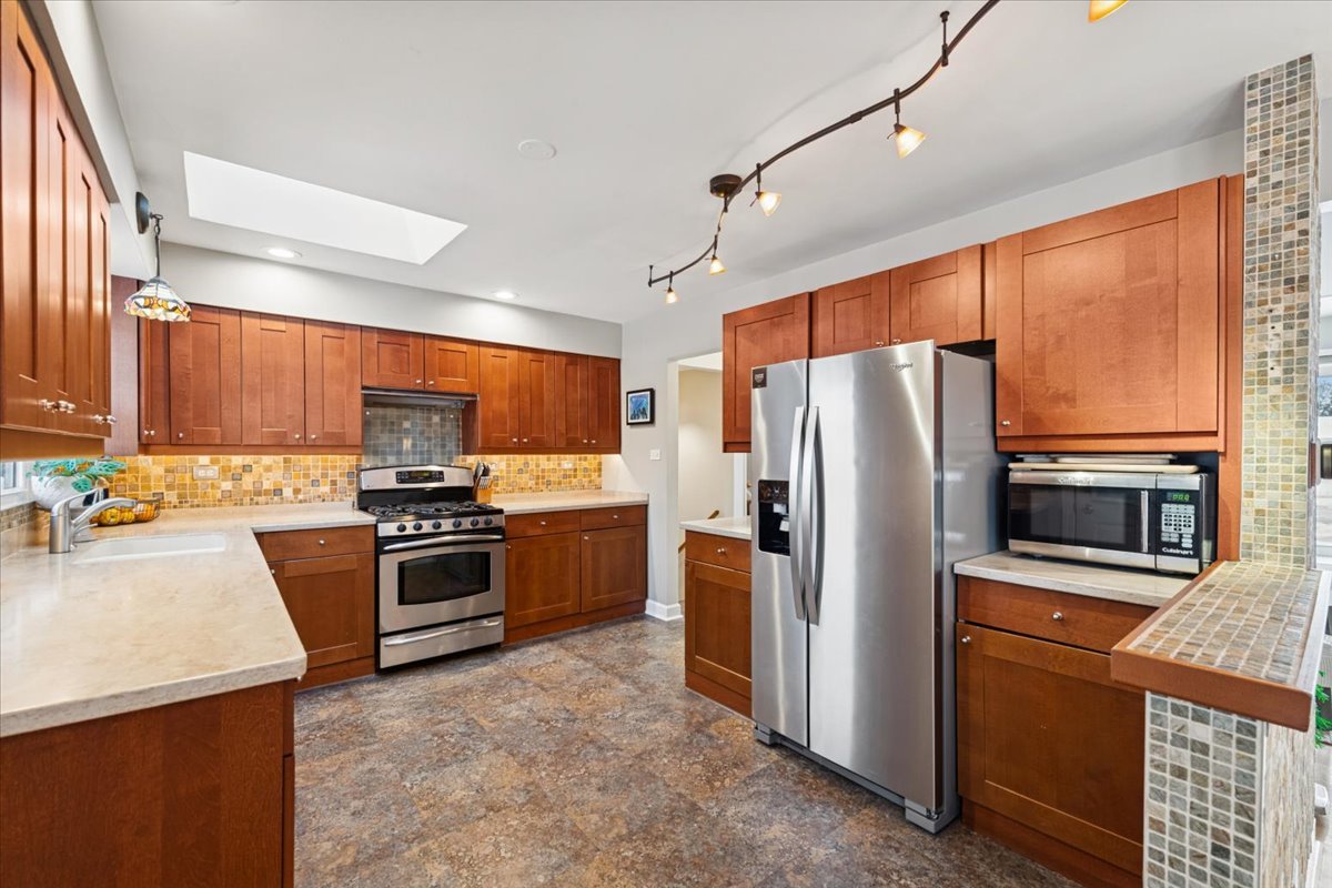 430 Valley View Drive, Downers Grove, IL 60516