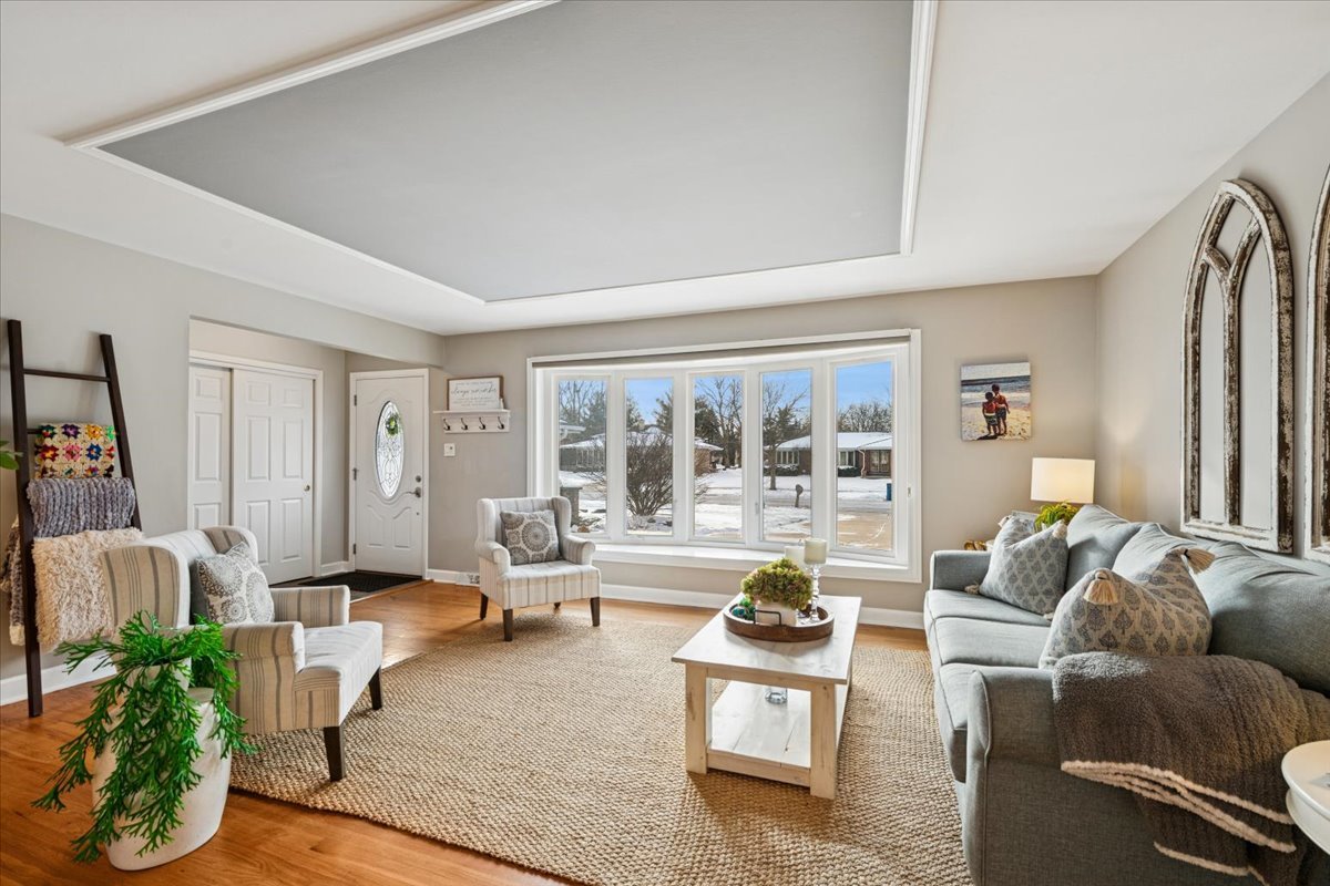 430 Valley View Drive, Downers Grove, IL 60516