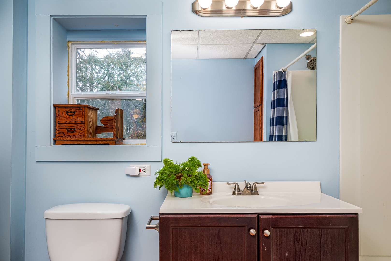 111 Ferndale Drive, Round Lake Beach, IL 60073