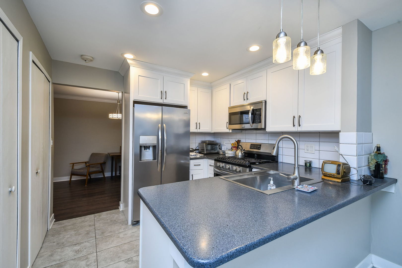 95 Midhurst Court #101B, Naperville, IL 60565